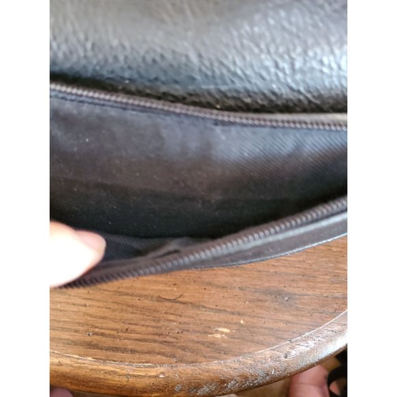 Vintage Black Leather Sereta Shoulder Bag - Picture 10 of 12